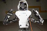 BOSTON DYNAMICS ПРОДЕМОНСТРИРОВАЛА НОВУЮ ВЕРСИЮ РОБОТА ATLAS
